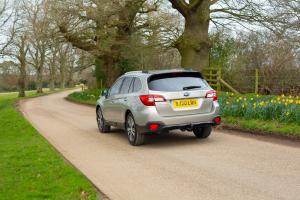 Subaru Outback 2018 года  (UK)